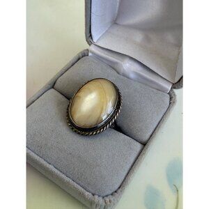 Vintage Native American Navajo Mother Of Pearl Ring Sz 4 3/4